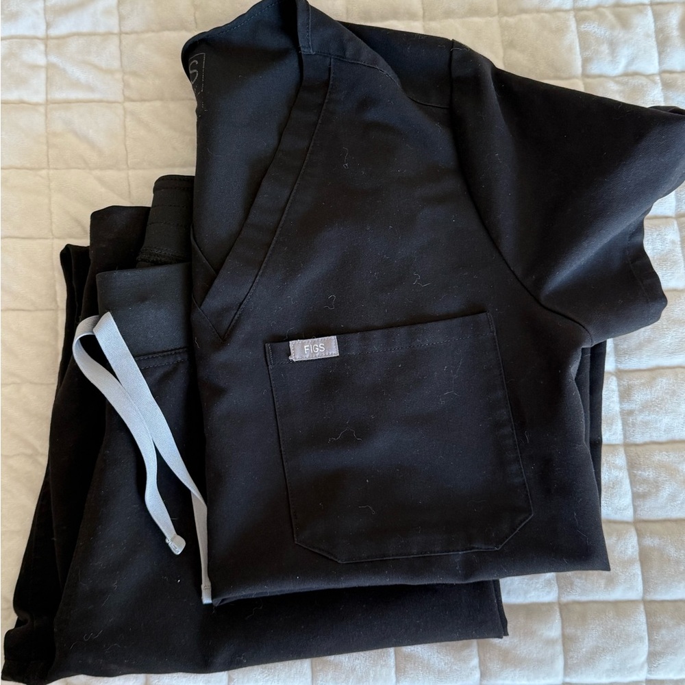 Figs Black Scrub Set with Pocket